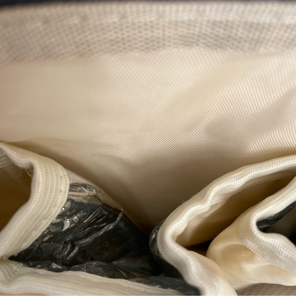 Stylish Unisex Diaper Organizing Bag by Land - Picture 4 of 15